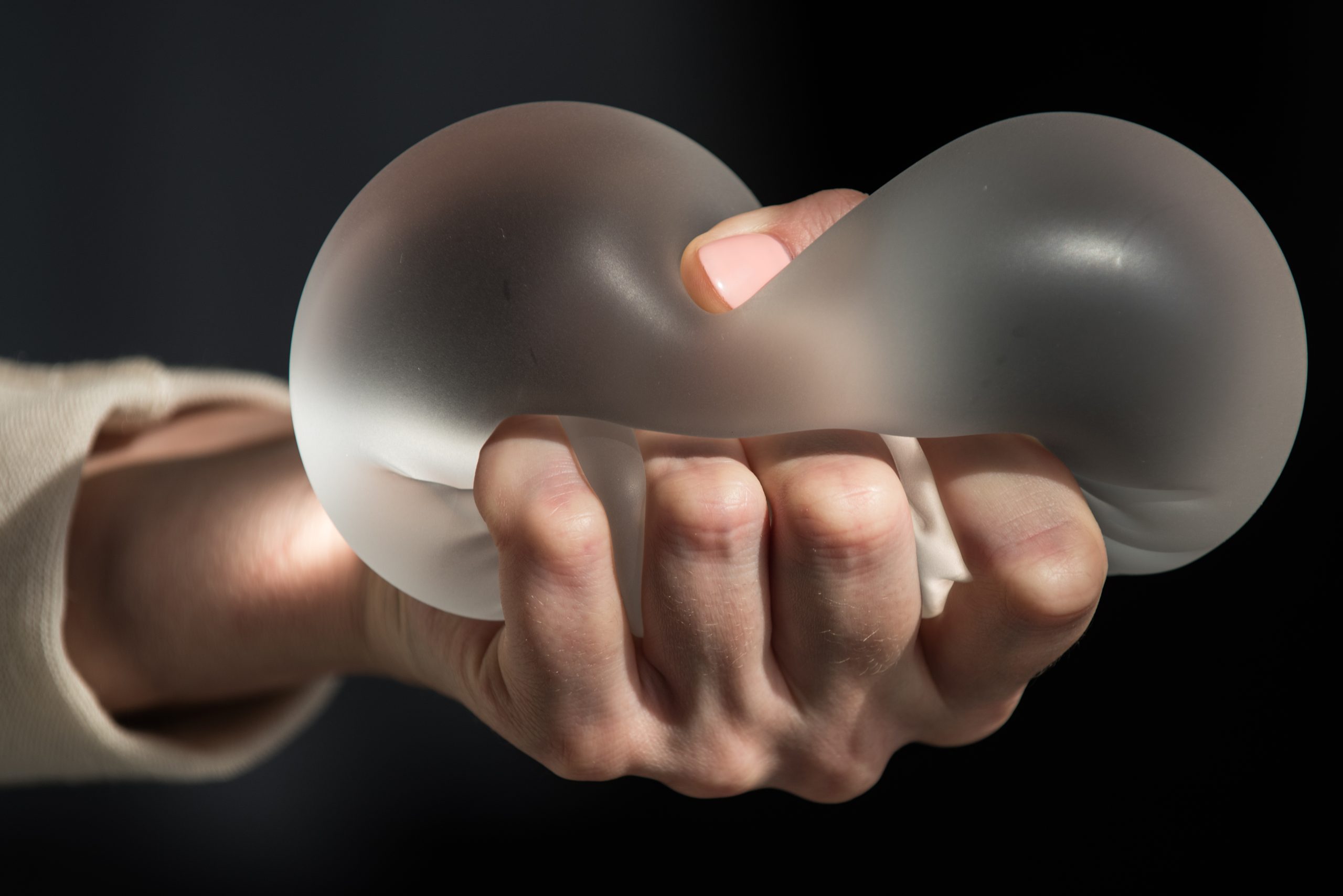 SILICONA DE ADICION CURADA CON PLATINO demonstration,of,the,properties,of,elasticity,,softness,,strength,,reliability,of